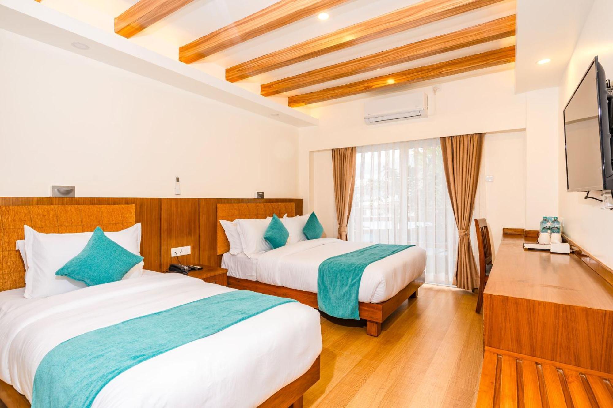 Hotel Pokhara Alpine And Springs Exterior foto