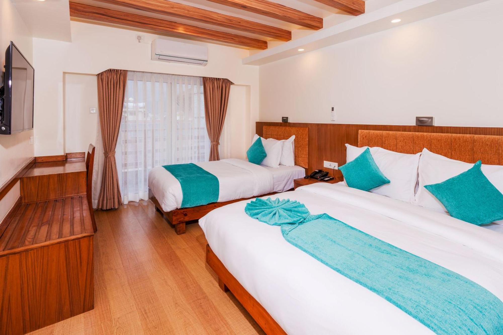 Hotel Pokhara Alpine And Springs Exterior foto