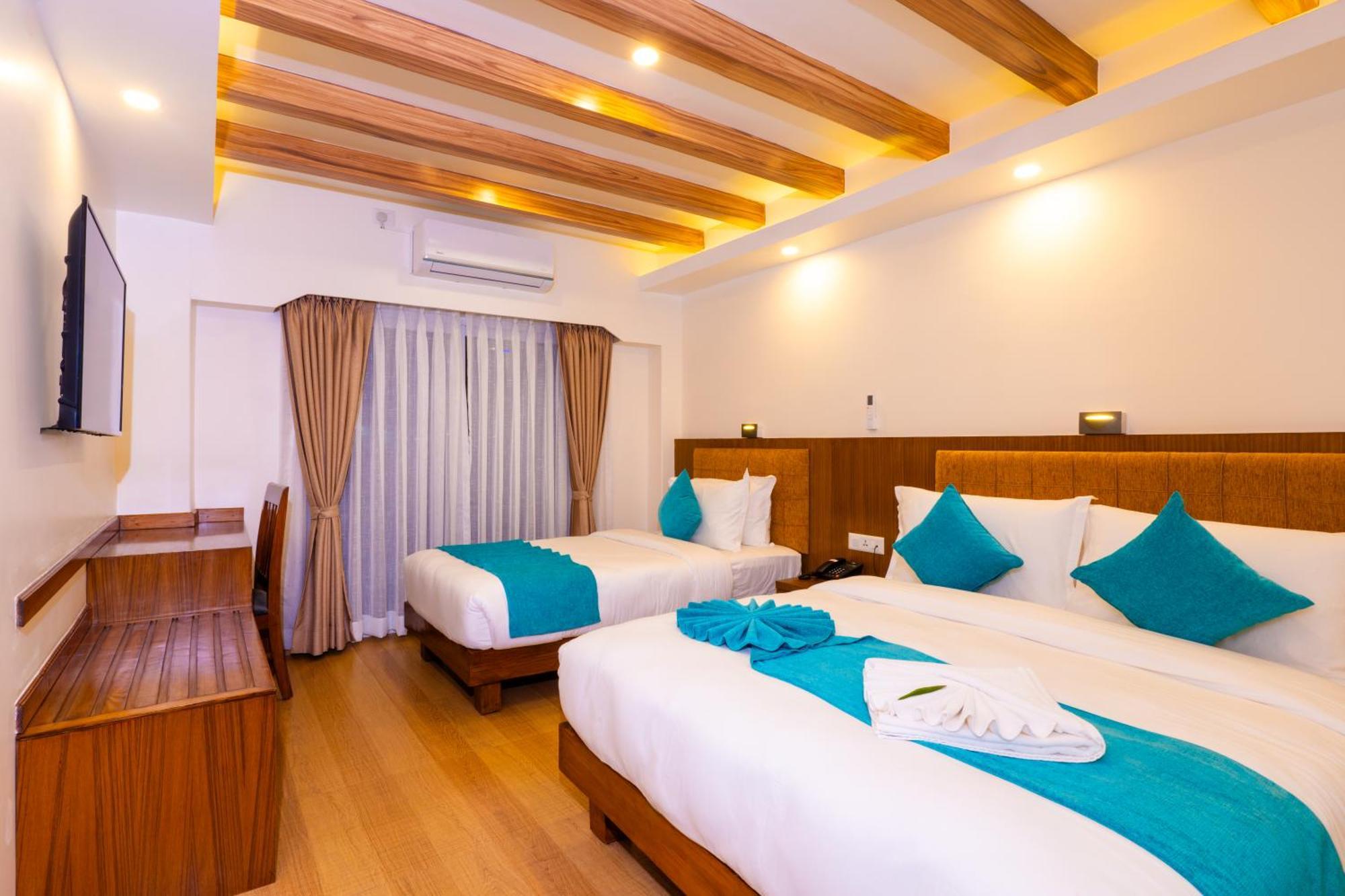 Hotel Pokhara Alpine And Springs Exterior foto